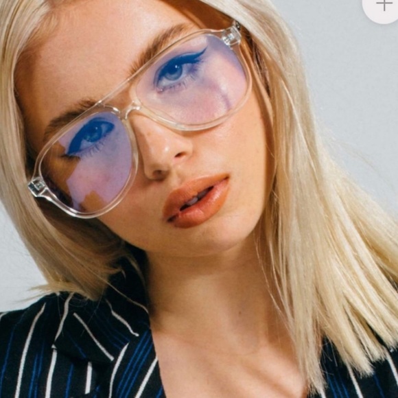 Quay Australia Accessories Quay Australia Clear Retro